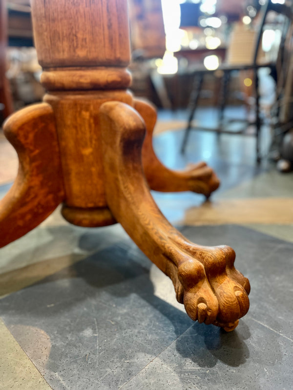 Carved feline feet