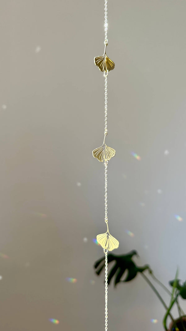 Ombra & Luce - Ginkgo Leaf Suncatcher, Wall Hanging, Dainty Rainbow Maker