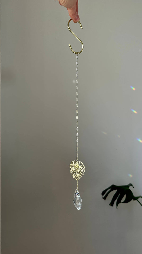 Ombra & Luce - Monstera Leaf Suncatcher, Plant Lover Wall Hanging